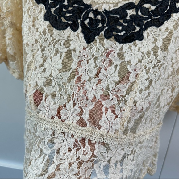 Free People Cream Black Lace Embroidered Peplum Blouse Top Women's Size Medium - Picture 8 of 16